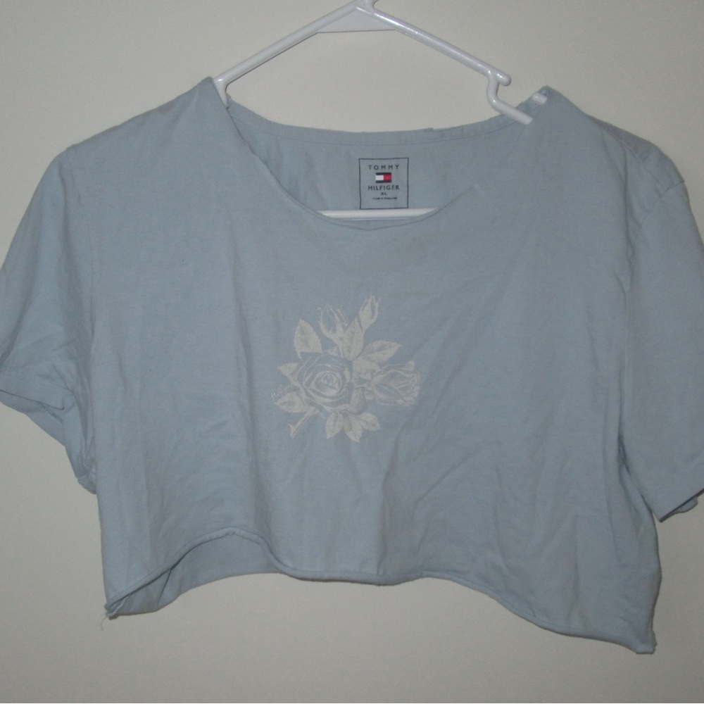 Vintage Tommy Hilfiger upcycle XL cropped tee with wide neck and floral detail